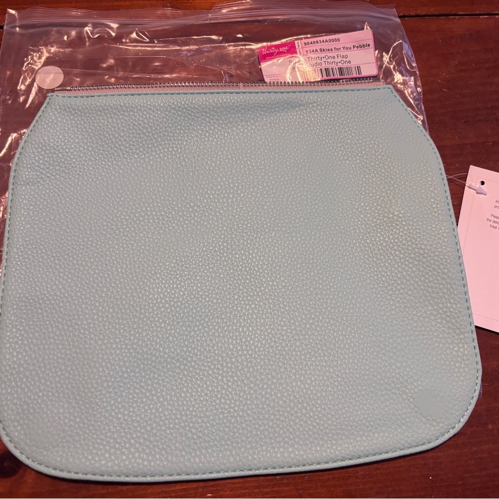 Studio Thirty One Blue Skies For You Pebble - NWT